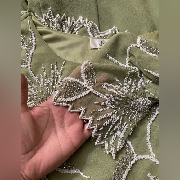 J Kara Women's Scoop Neck with 3/4 Sleeve Beaded Top Long Formal Dress - Picture 15 of 16